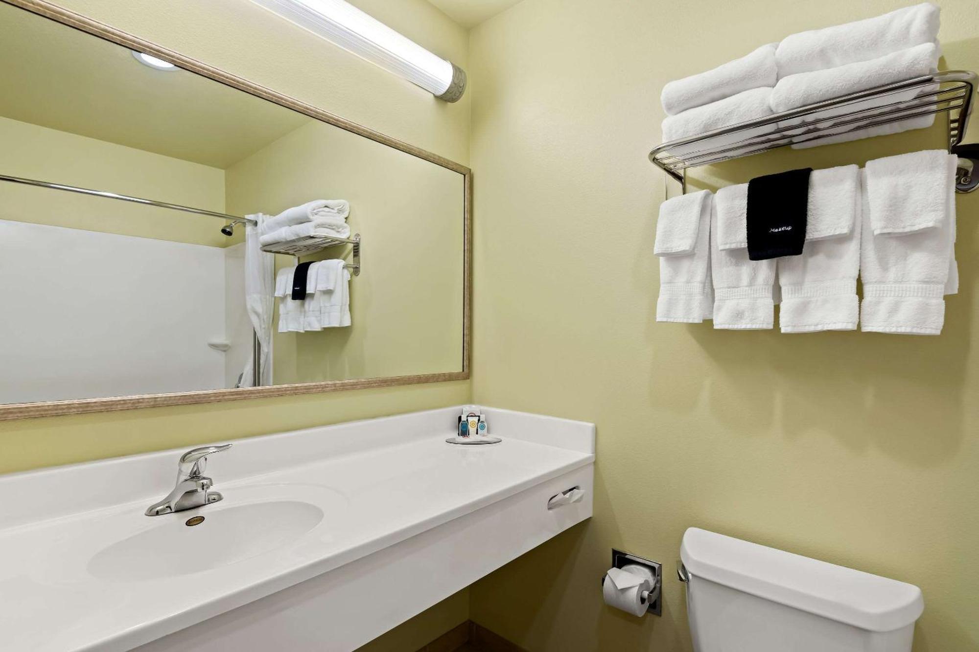 Hotel Comfort & Creswell