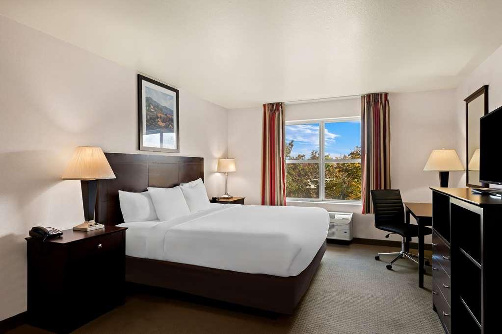 Comfort & Hotel Creswell