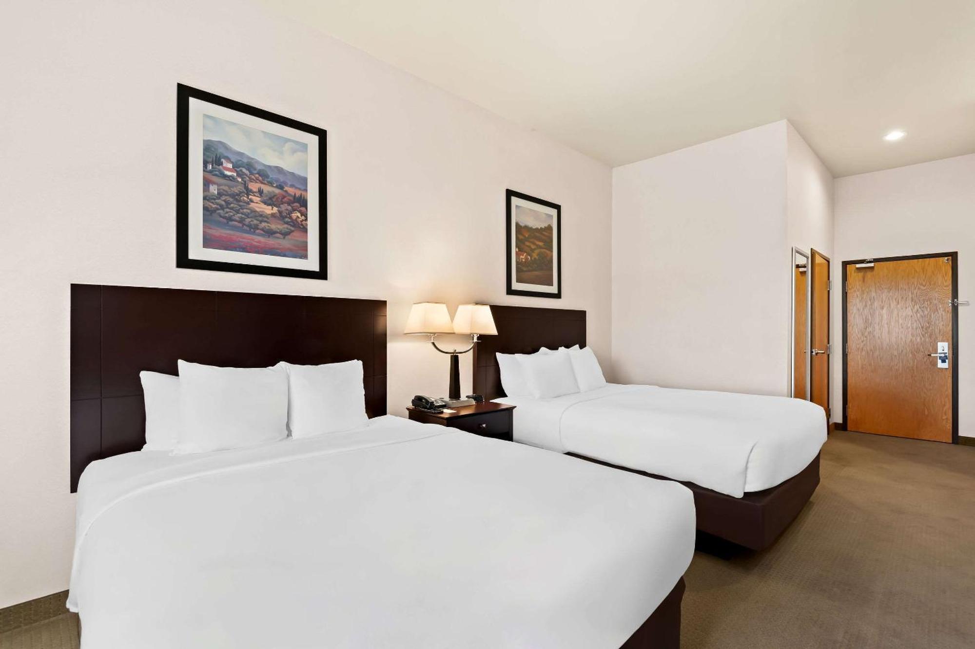 Comfort & Hotel Creswell